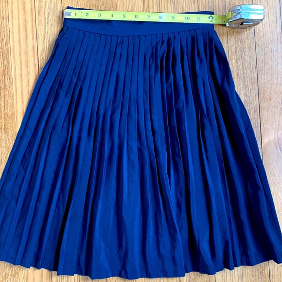 American Apparel Navy Pleated Midi Skirt - Picture 4 of 7